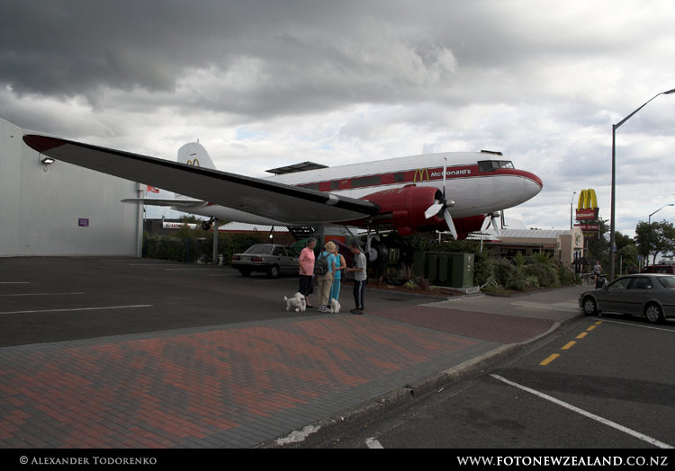 McDonalds with the wings • Taupo, New Zealand • Photo New Zealand