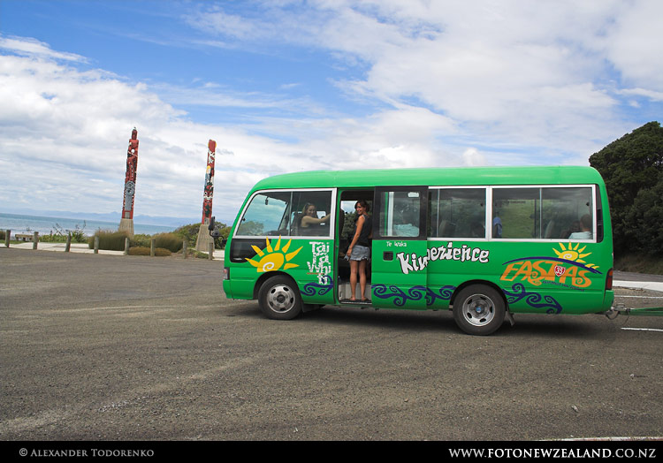 Waiotahi Beach, Carved Gateway, Kiwi Experience Bus, Bay of Plenty, New Zealand